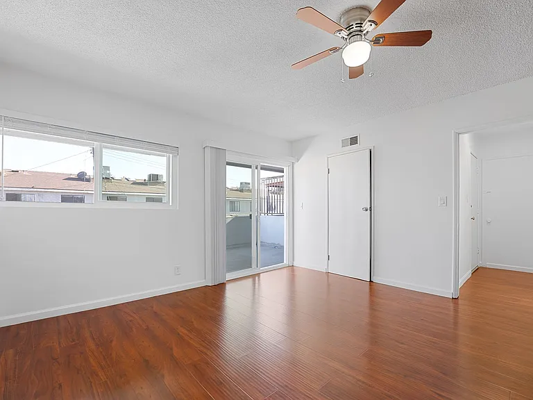 10920 S Osage Ave #14 — Photo 3