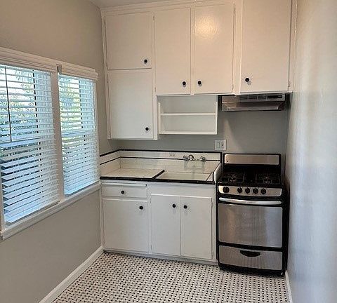 5th image of 3314 E 2nd St #3326