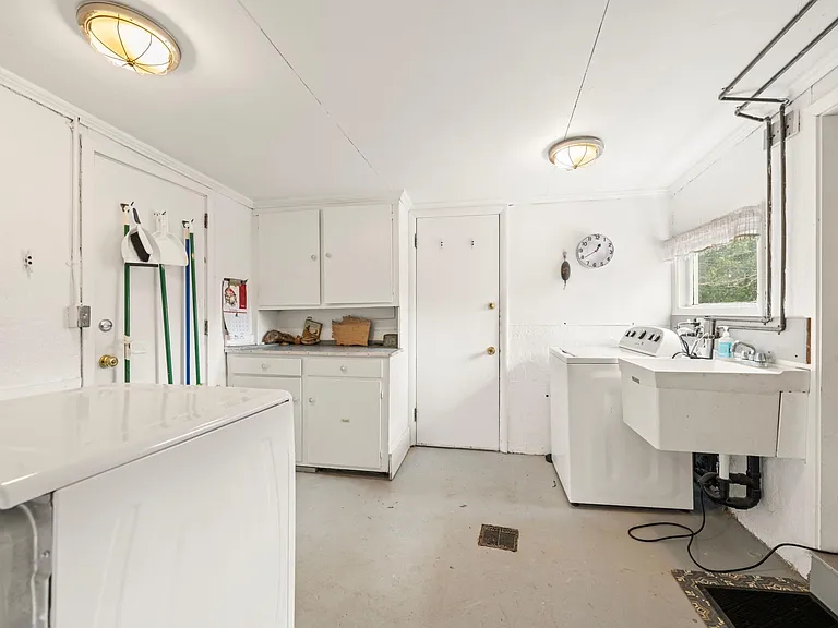 1110 45th Pl — Photo 24