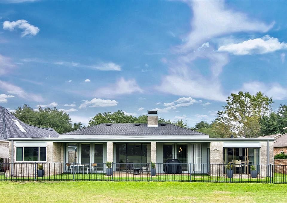 1st image of 1718 Country Club Blvd