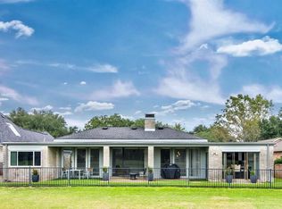 1718 Country Club Blvd, Sugar Land, TX 77478