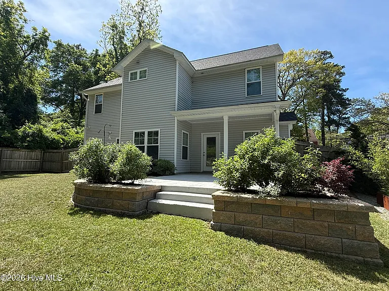406 Ames St — Photo 8