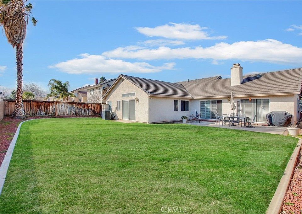 2nd image of 39458 Chantilly Ln