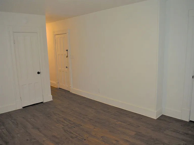 9 Sherman Ave — Photo 4