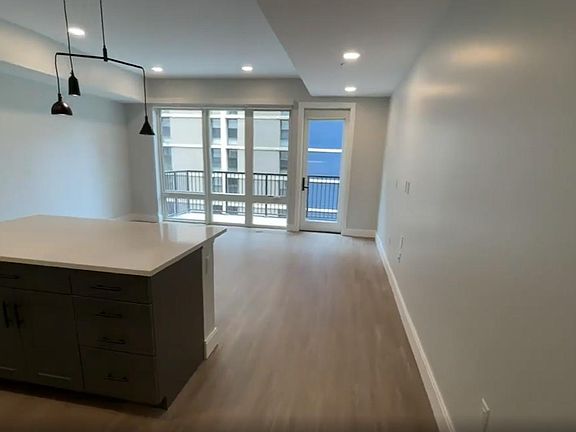 5th image of 1801 Market St #522