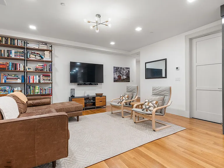 1762 Beacon St #1 — Photo 4