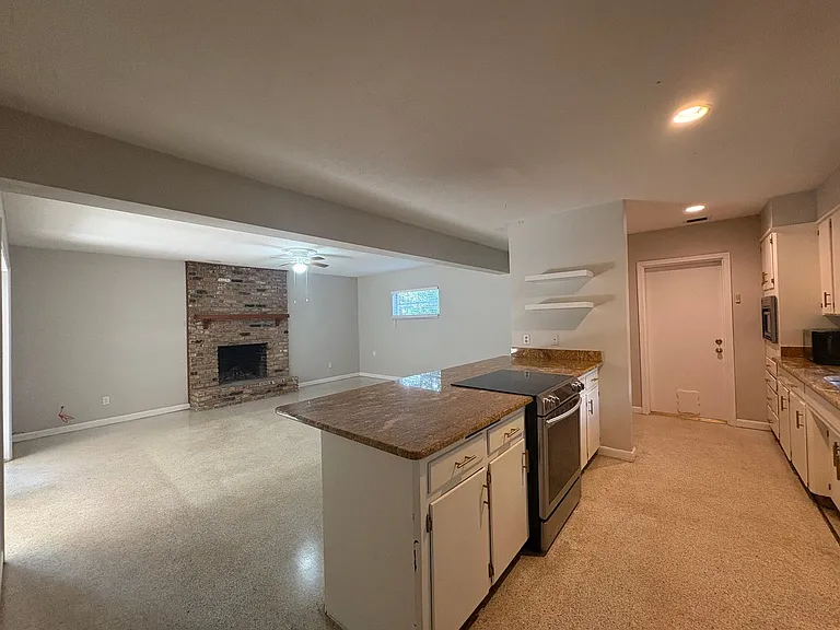 719 Kewannee Trl — Photo 4
