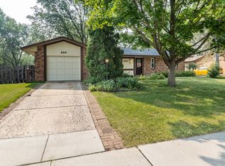 899 Redwood Dr, Apple Valley, MN 55124