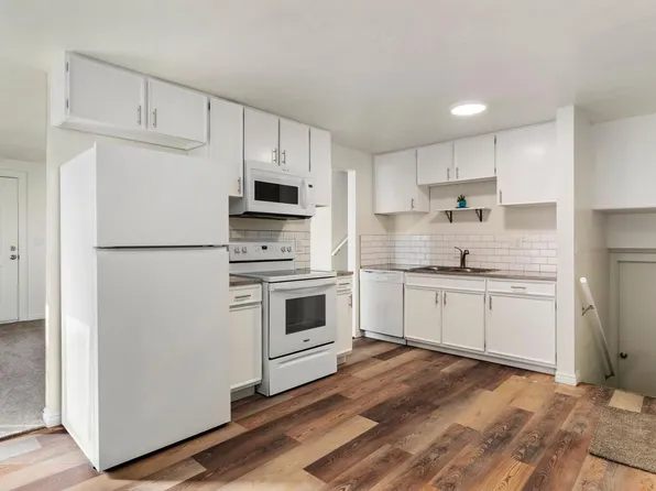 42 W Diamond St, Layton, UT 84041