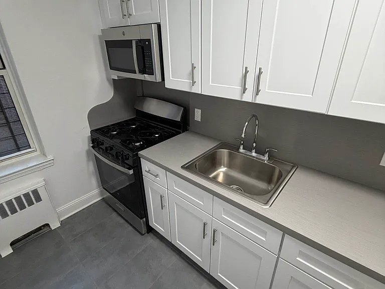 143-23 Barclay Ave #4G — Photo 5
