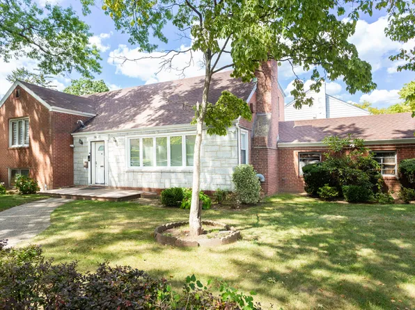 186-35 80th Drive image 2 of 15