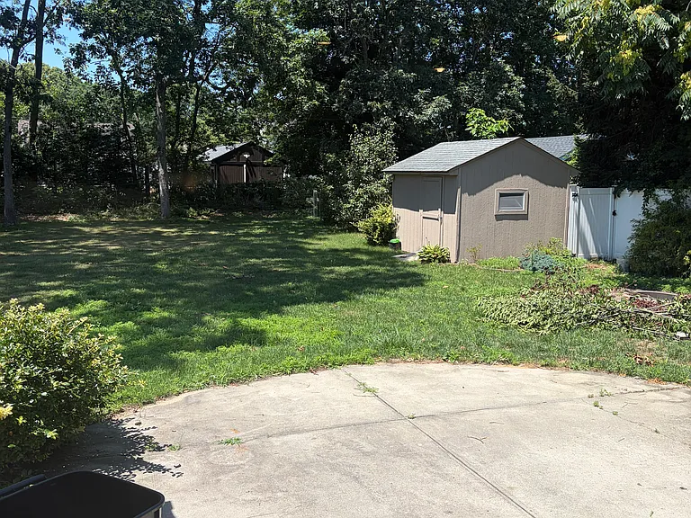 Dawn Dr — Photo 11