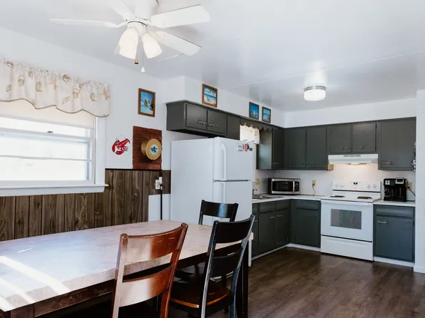 216 E Grand Ave, Old Orchard Beach, ME 04064