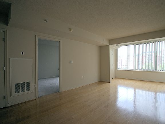 5th image of 2726 Gallows Rd APT 606