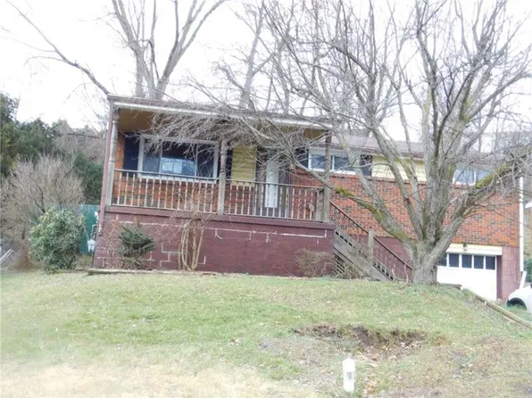 135 Holstein Dr, Oakdale, PA 15071