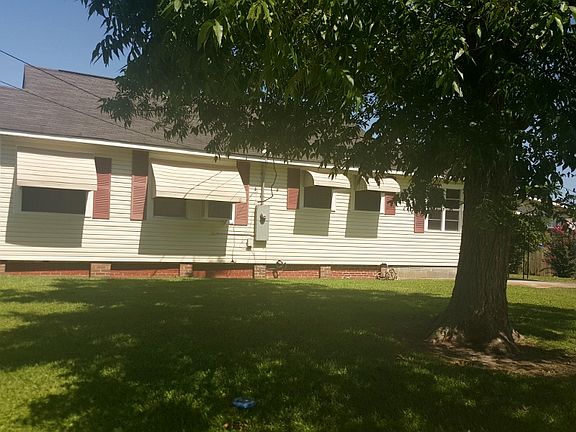 4th image of 710 School Ave