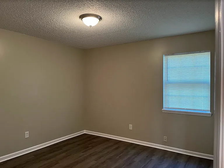 Two bedroom, 1.5 bath condo in High Point--Oakmont Condominiums — Photo 9