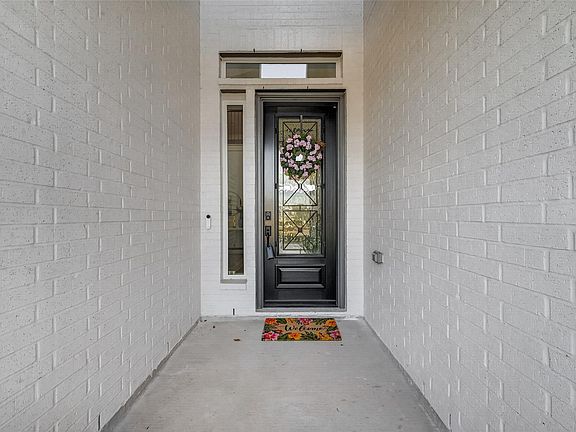 4th image of 2811 Acacia Grove Dr