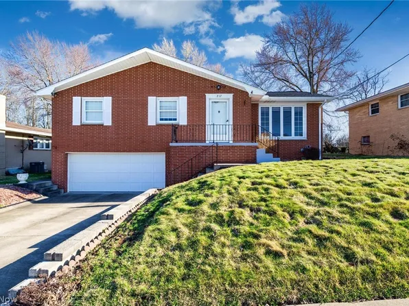 217 Lorraine Dr, Weirton, WV 26062