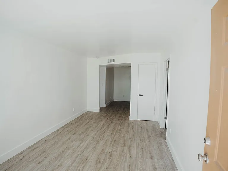 The Apache Village Apartments — Photo 21