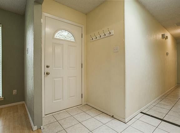 5th image of 429 Bedford Dr