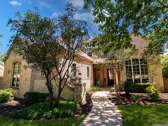 2nd image of 3558 Hilldale Pt