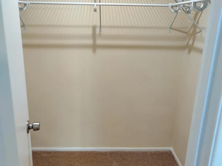 611 Grove Ct — Photo 10