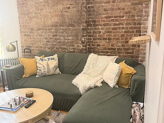 4th image of 63 Clinton St APT 8