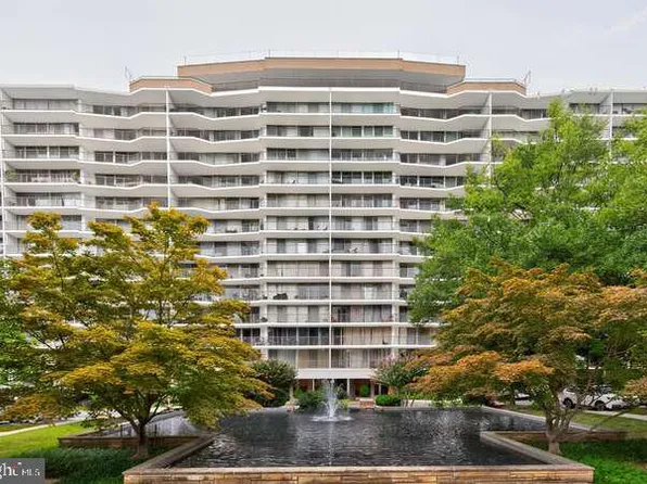 3333 University Blvd W APT 702, Kensington, MD 20895