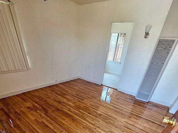 2nd image of 1402 W 78th St