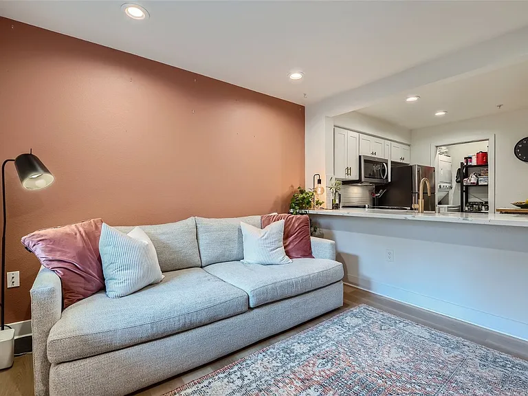 700 E Denny Way #209 — Photo 3