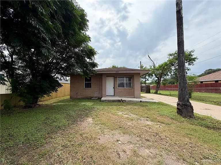 301 S Raul Longoria Rd — Photo 1