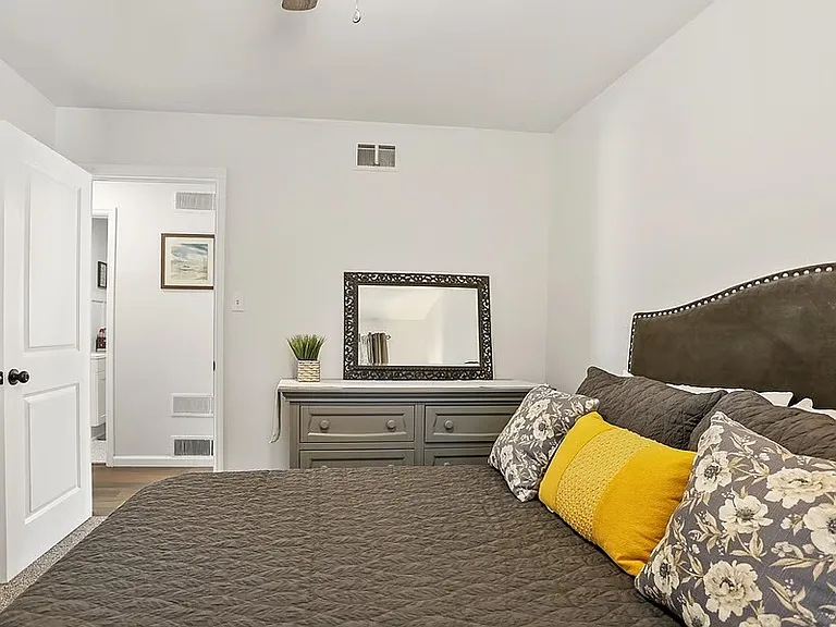 8 Chateaugay Rd — Photo 32