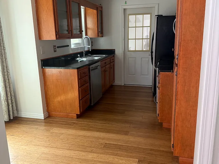 56 Overton Dr — Photo 4
