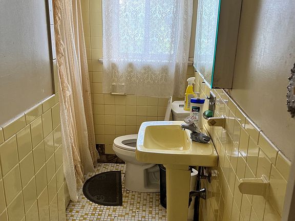5th image of 144 Park St