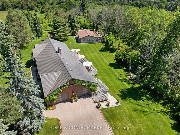3rd image of 20603 Willoughby Rd