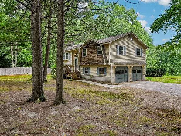 35 Davidson Ave, Merrimack, NH 03054