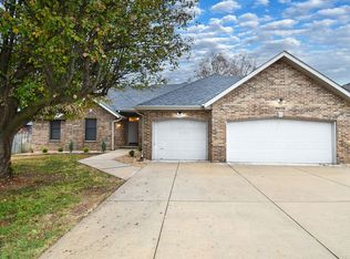 3406 W Edgewood St, Springfield, MO 65807