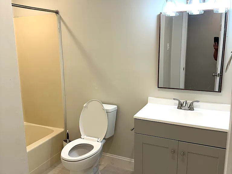 Main Upstairs Bath