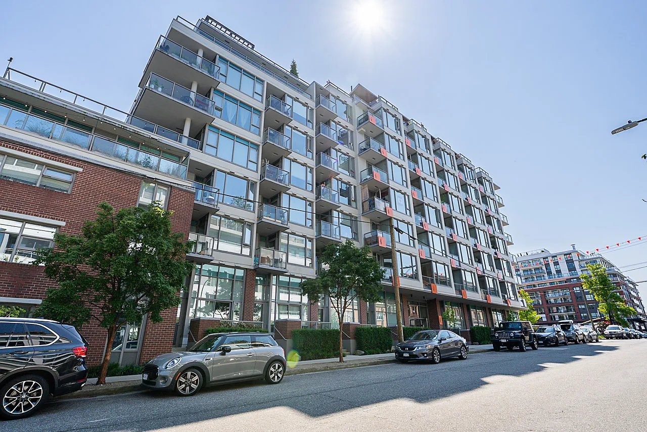 1 bed, 592 sqft, $2,499 — Photo 3