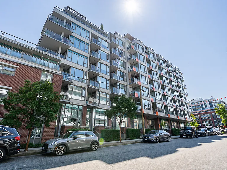250 E 6th Ave #706 — Photo 3