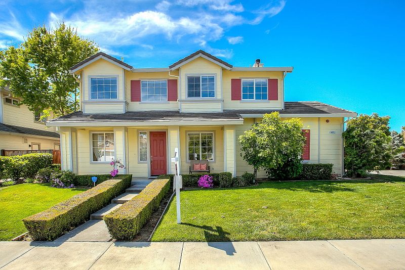 1st image of 5821 Lobelia Way