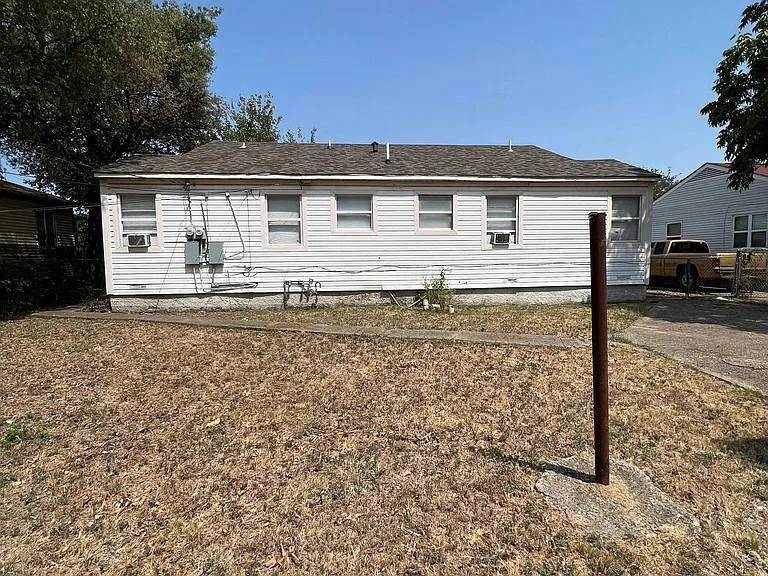 1906 Village Way — Photo 11