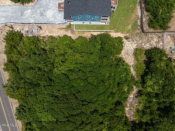 3rd image of 2050 New River Inlet Road
