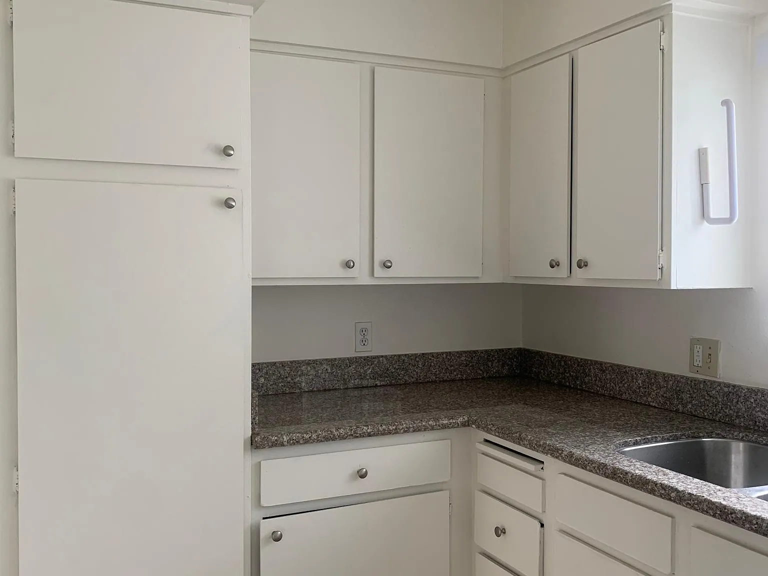 3 bed, 1.5 bath, 1100 sqft, $2,900 — Photo 3