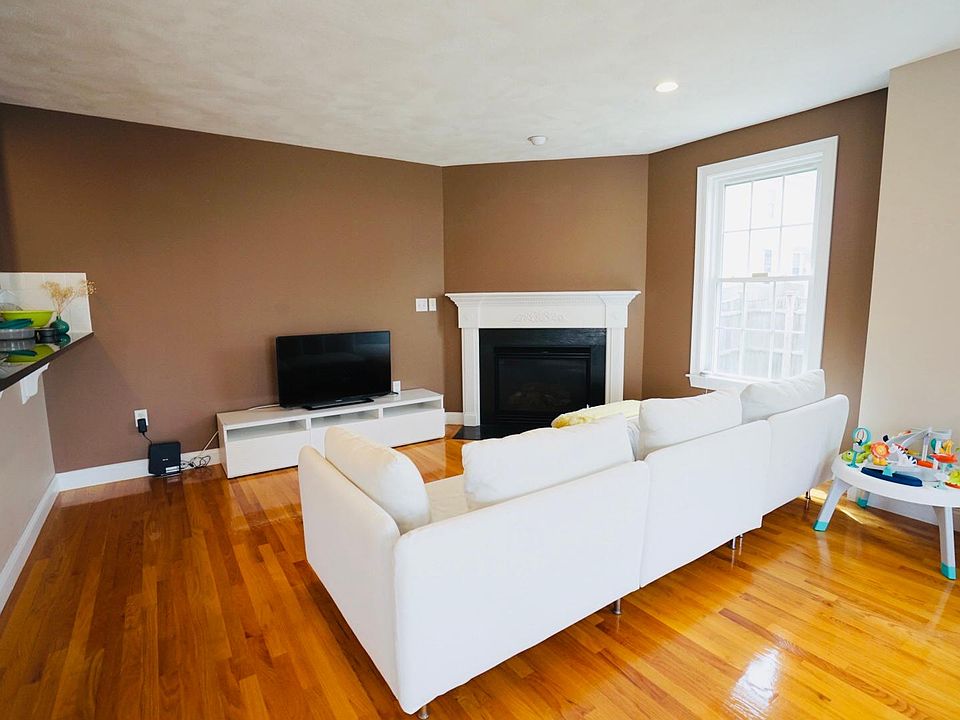 1st Floor - Living Room