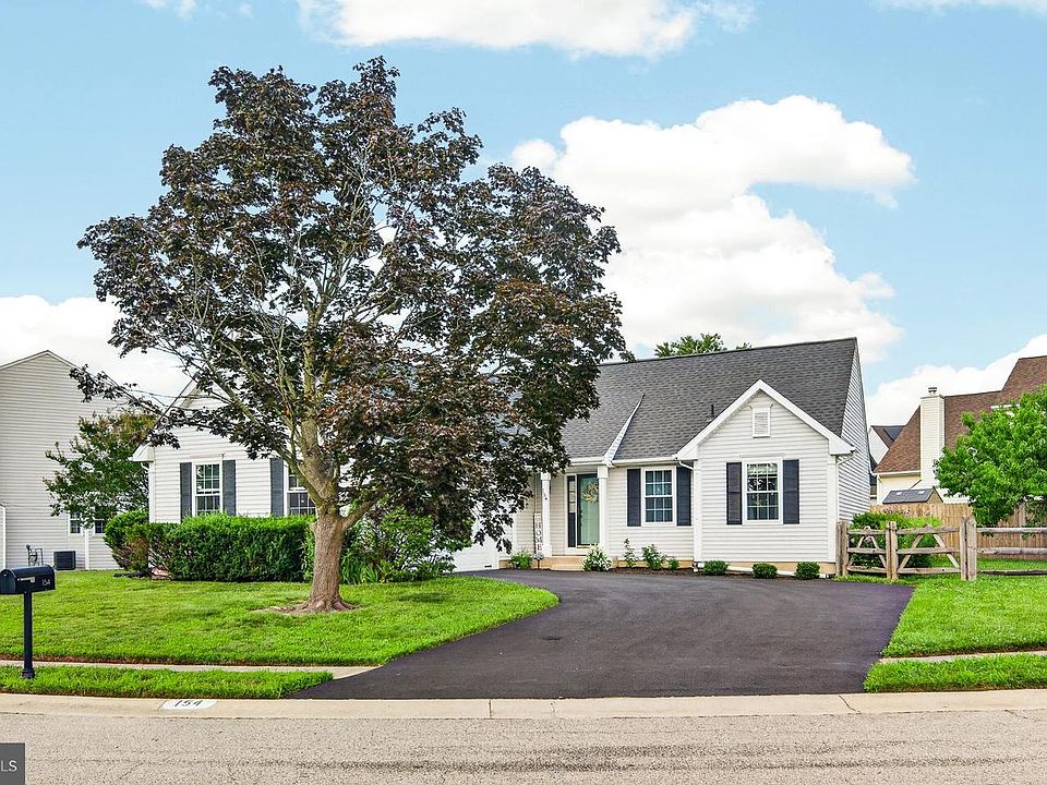 1st image of 154 Sugarberry Dr