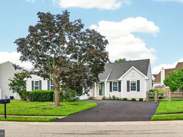 154 Sugarberry Dr, New Castle, DE 19720