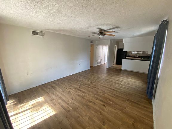 5th image of 919-923 Alvarado Dr SE #923-A