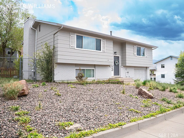 1105 Mount View Ln — Photo 2